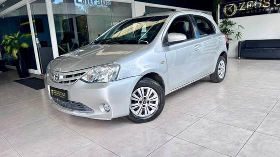 TOYOTA ETIOS 1.5 XLS 16V FLEX 4P MANUAL TOYOTA ETIOS 1.5 XLS 16V FLEX 4P MANUAL